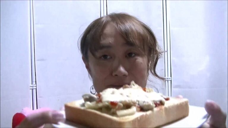 （朝ごはん）鶏キャベルリメイクサルサピザトースト【あっちゃん☆’ｓキッチン】
