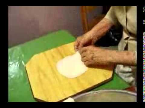 小麦粉トルティージャの伸ばし方