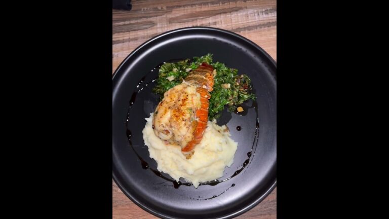 この美味しい食事を試しましたか？ロブスターとマッシュポテトとソテーしたケールのレシピ