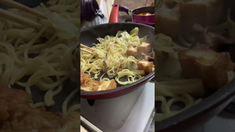 165日目。超節約焼きそば弁当。レシピ。 #毎日弁当に焼きそばを作る人 #焼きそば #節約 #弁当
