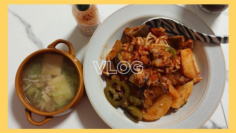 この世、暑すぎるので食べて生き延びるしかない🌴｜唐揚げ🐔｜茄子と長芋のトマトパスタ🍝｜コーヒー氷☕️｜しいたけの肉詰めジョン🍄 #dailyvlog #vlog  #japanvlog