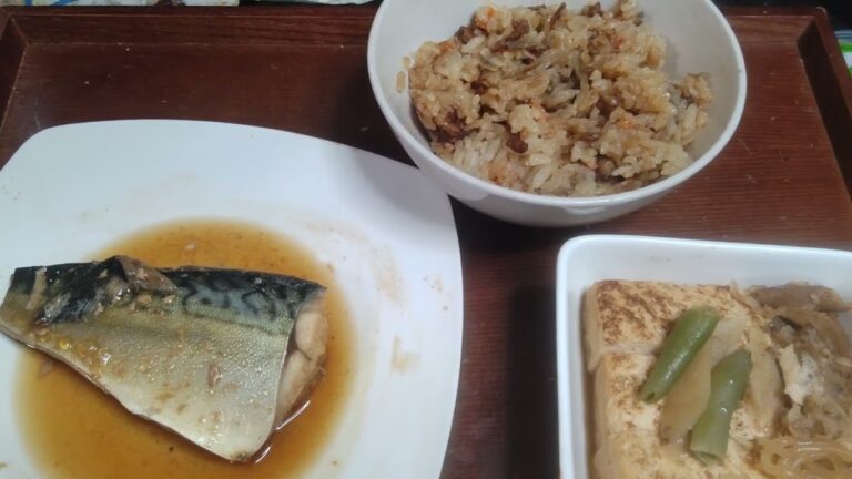 おっさんと、鯖の煮付けと炊き込み御飯と肉豆腐