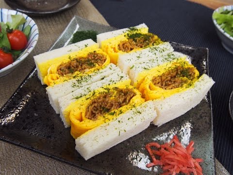 極厚ふわふわ！厚焼きそば玉子サンド！