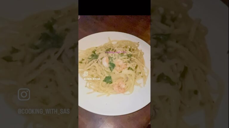 Easiest but yummy lunch/dinner idea.#easyrecipe #lunch #dinner #foodie #garlic #shrimp #comfortfood