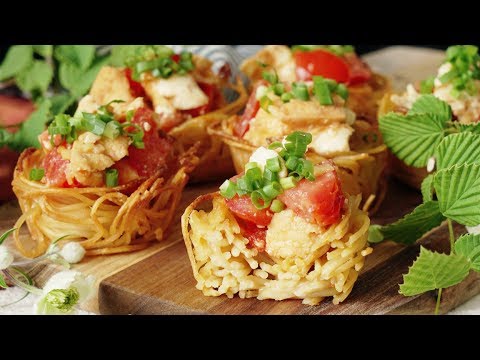 【器も食べれる】トマトと厚揚げのカリカリ味噌パスタカップ