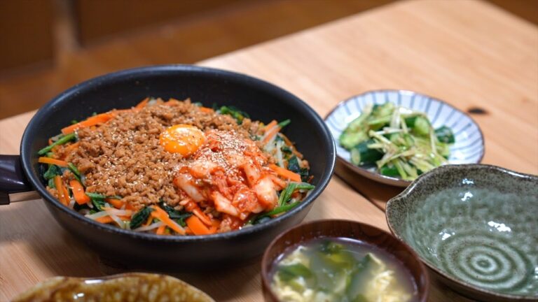 1品で野菜たっぷり満足ごはん、休日夜のピリ辛ビビンバ