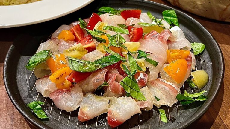【昆布締めカルパッチョを作るガチムチ”マッチョ”(でありたい)】オシャレなお料理も作る、妻のしもべ