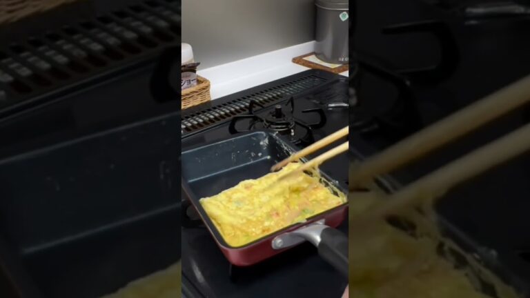 MAKING JAPANESE OMELETTE (tamagoyaki) WITH CRAB STICK.....#japan#foodie