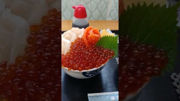 北海道 小樽 丸味屋 いくらサーモンホタテの丼ぶり2300円