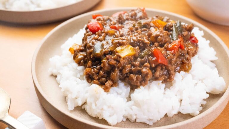 【忙しくても15分】夏野菜キーマカレーで家族も喜ぶ！食卓がパッと華やぐ