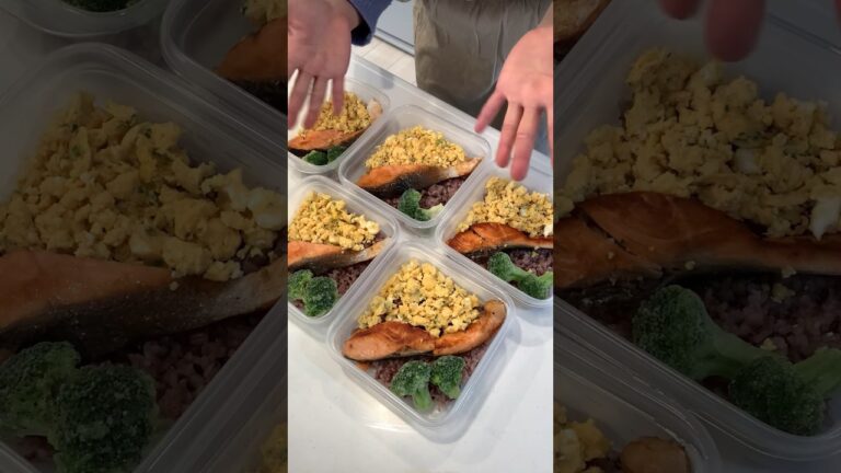 ダイエット中の鮭弁当を平日5日分まとめて冷凍作り置き。#shorts#ダイエット#作り置き#冷凍弁当