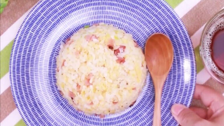 電子レンジで作るパラパラチャーハン☆ごま油が決め手｜C CHANNELレシピ