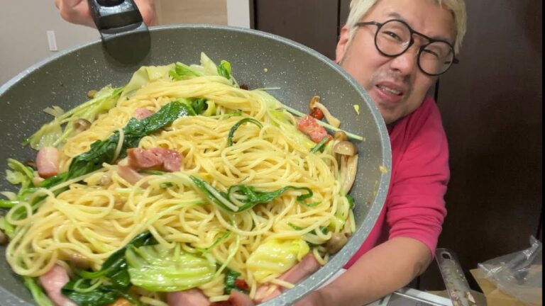 【メガ盛り】具沢山超大盛りペペロンチーノを作って食う【飯テロ】【飯動画】
