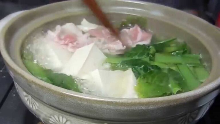 おうちで晩ご飯 「常夜鍋」　Home cooking dinner Shabu-shabu-like hotpot dish with pork.