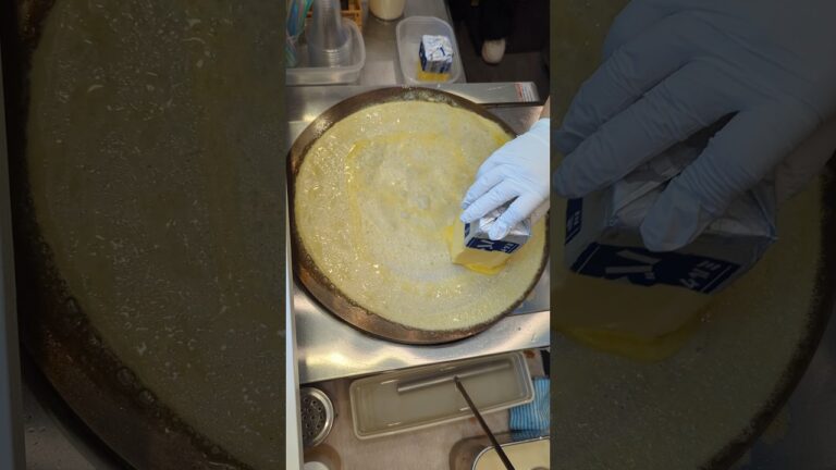 バターたっぷりクレープと濃厚ソフトクリームのお店 mou×mouミルキーパラダイス 千日前店（大阪・なんば）