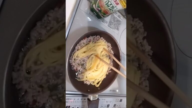 【夜食】合い挽き肉マシマシ背徳ペペロンチーノ#shorts #short