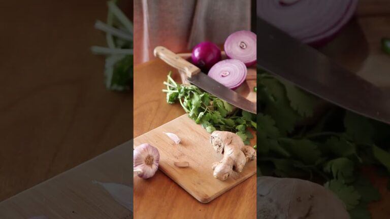 🍲 “Chicken soup: the tastiest natural medicine! 🤧💪✅ Immunity boost✅ Protein power✅ Extra hydration✨