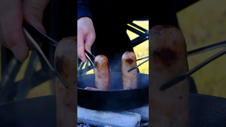 【爆炎注意！】ソーセージのホットサンド #アウトドア #キャンプ飯 #キャンプ #shorts