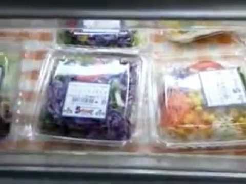 スーパーのサラダ　今日はどれにしようかな～？