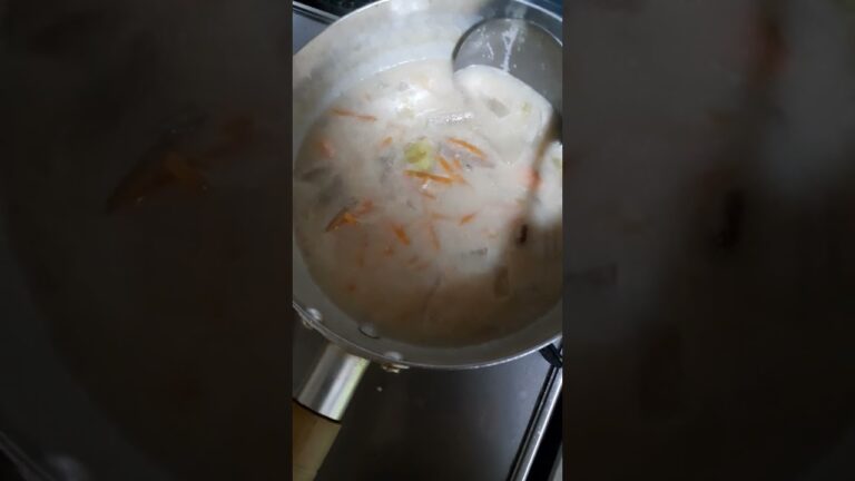 20230127 173135　酒粕汁⁈残り物おかずを入れたかす汁です。鮭・切り干し大根椎茸・こんにゃく・なすびの胡麻和え・人参”