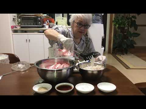 イカ団子作り（Squid dumpling）