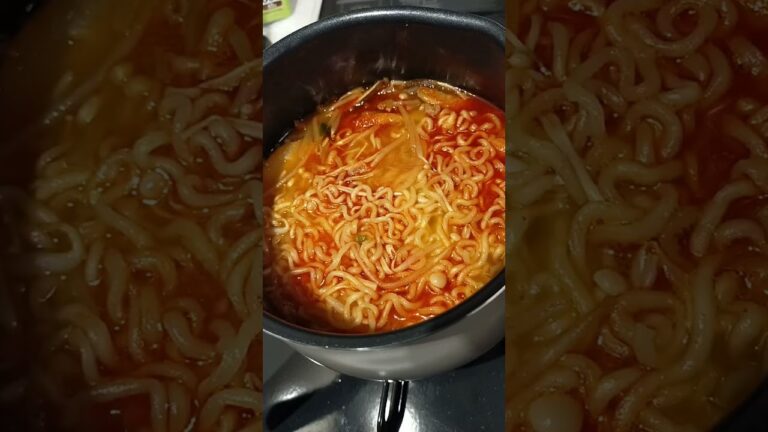 【辛ラーメン】コリコレ鍋シリーズ「辛ラーメン＆特製プデチゲヤンニョム」