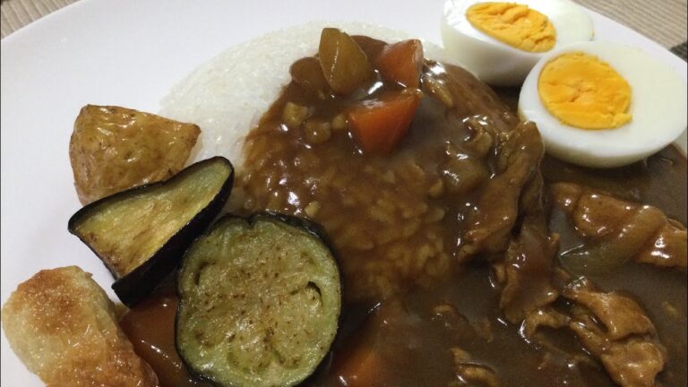 ポークカレーの作り方教えます❤️トッピングは、じゃがいも茄子の素揚げですね😋