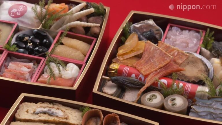 【4K動画】縁起物を食卓に並べ、新年を祝う：金沢のおせち料理 | nippon.com