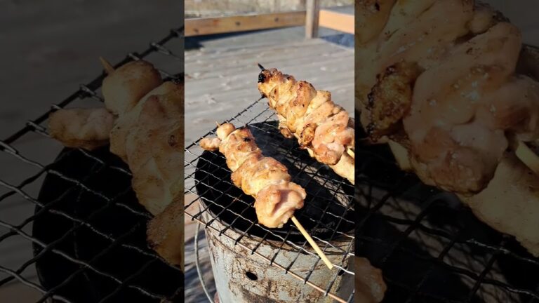 やきとり(塩コショウ)炭火焼き。