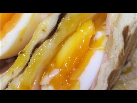【半熟ゆでたまご】丸ごとぶち込んで作ったハムチーズエッグホットサンド [Ham Cheese Egg Hot Sandwich] #Shorts
