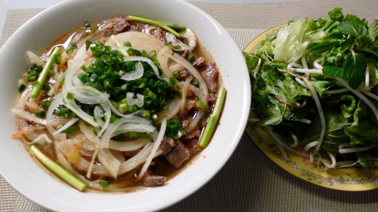 フエ風牛肉ピリ辛麺「ブンボーフエ」簡単レシピの紹介
