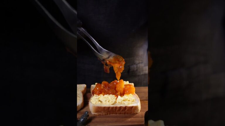 【簡単サンドイッチ】エビチリたまごサンドイッチをレンチンで作る簡単レシピ