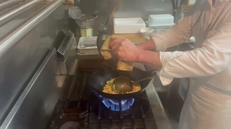 居酒屋マンジャーレ・新人志帆とピリ辛春雨。耀子キムチチャーハン！