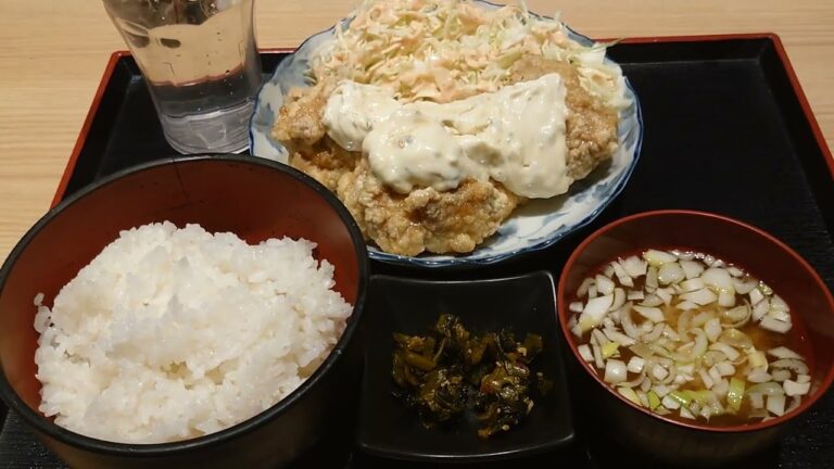 武蔵小杉「博多水炊き 焼き鳥 灯（あかり）」の自家製タルタルのチキン南蛮定食ランチ