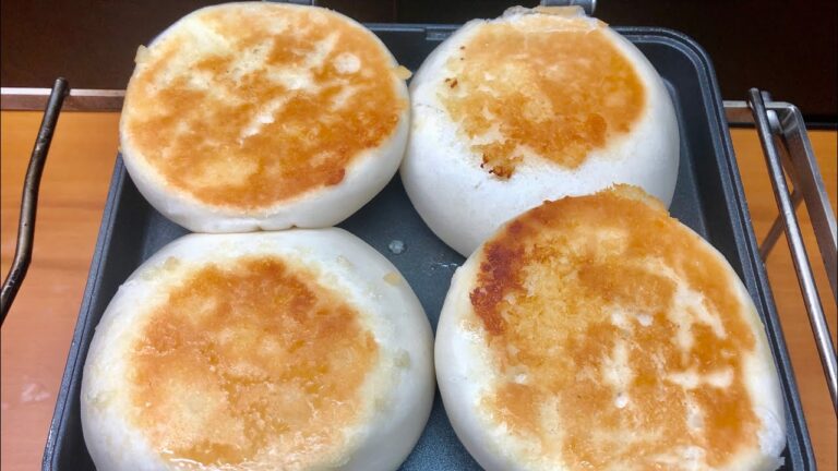 肉まんピザまんガーリックバター焼きをハイボールでキメるだけの動画