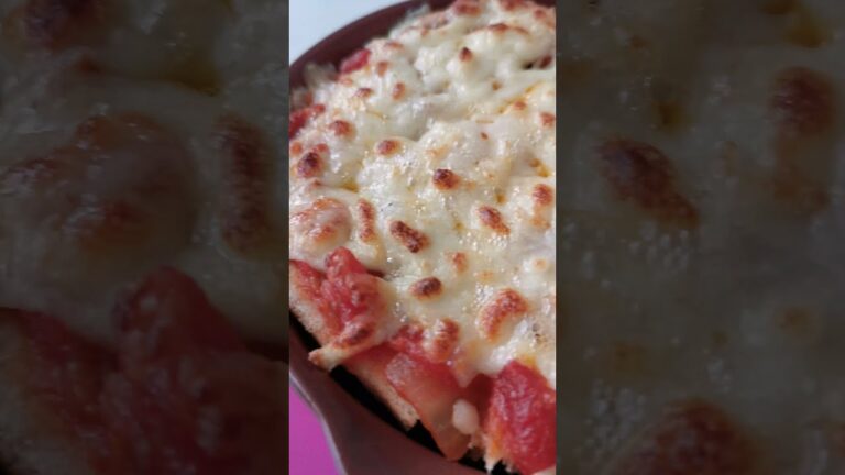 【自炊3年目の料理日記】余ったパスタソースと冷凍食パンでパングラタンをつくったよ('∇')【一人暮らしvlog】#Shorts