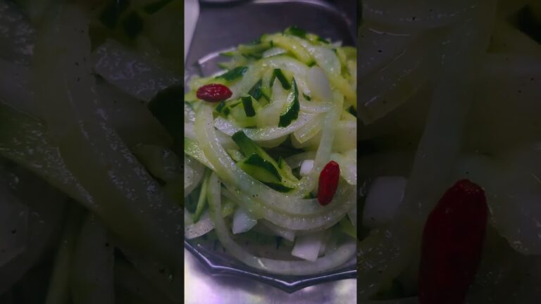 新玉ねぎときゅうりのサラダ　切って混ぜるだけ。多分絶品!