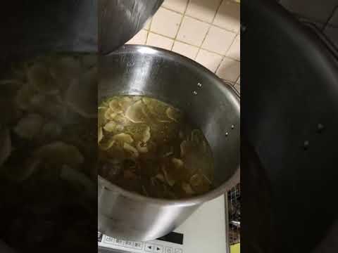 カレー仕込み中
