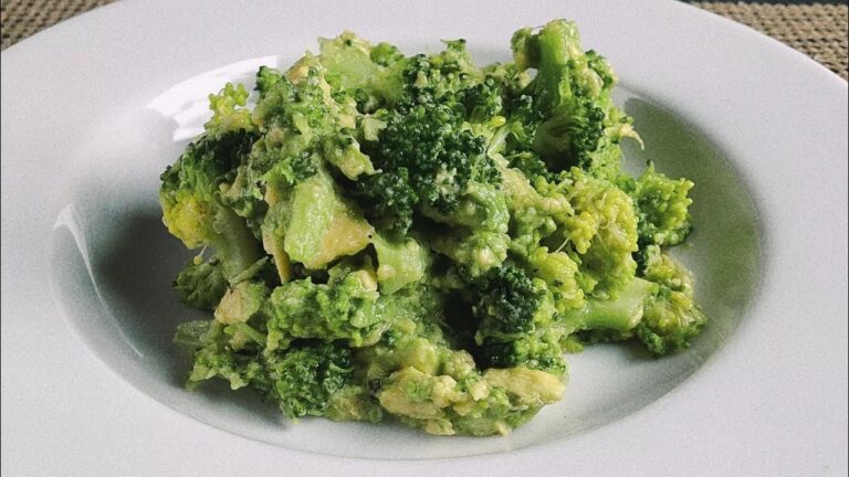 ブロッコリーにアボカドなサラダ