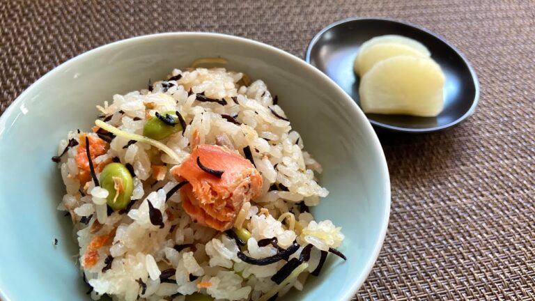 枝豆と鮭とひじきの炊き込みご飯
