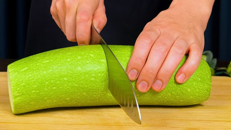 Zucchini mit Fleisch ist leckerer als Pizza! Einfaches und sehr leckeres Rezept!