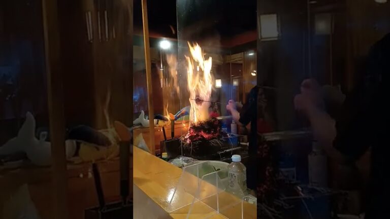 那覇の愛魚人で、カツオのたたきうまーー