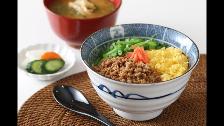 ブリの三色そぼろ丼