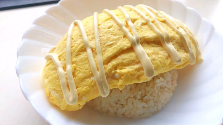 【オムライス】ふわふわオムライスの作り方！簡単に作れるコツを披露