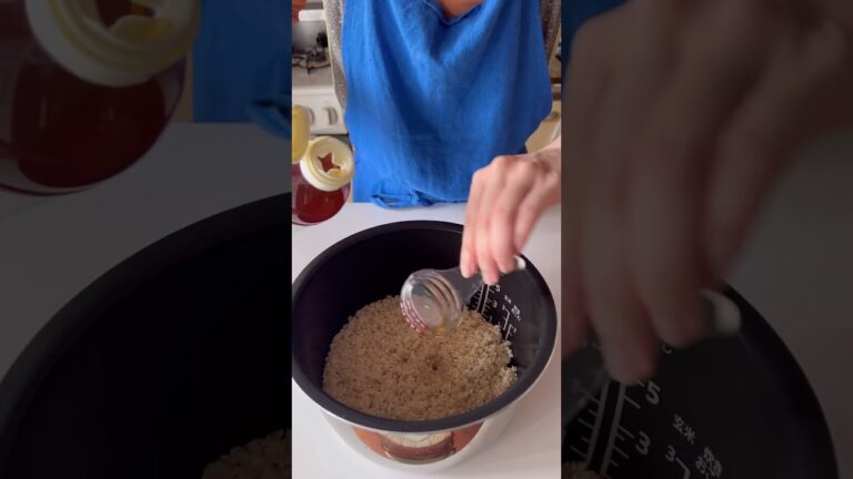 じゅわじゅわお茄子の炊き込みごはん🦭🍆🍚 #簡単レシピ #栄養士 #料理動画 #料理 #腸活 #腸活ダイエット #腸活レシピ #炊飯器 #炊飯器レシピ #炊飯器料理 #茄子レシピ #なす