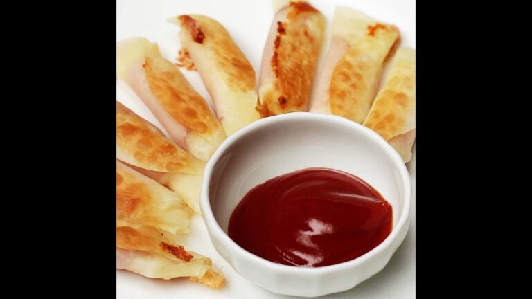 【余った餃子の皮消費レシピ】餃子の皮でハムチーズロール / Ham and Cheese Roll with Gyoza Skin #Shorts