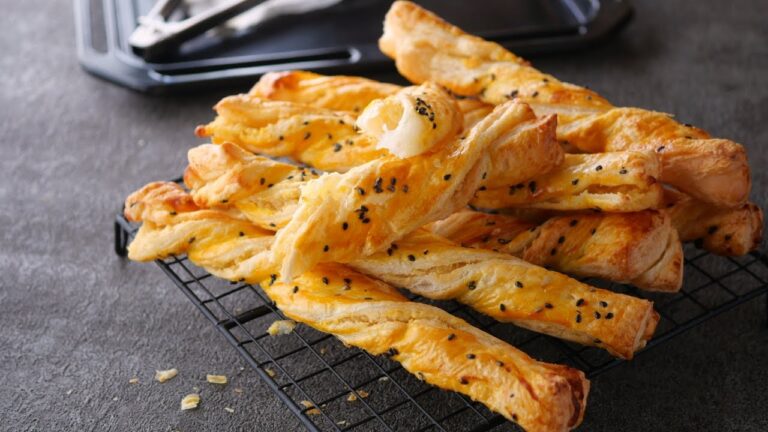 【冷凍パイシートでスイートポテトパイ】これ、うまっ♡クリスマスや持ち寄りスイーツにも | Sweet potato pie made with frozen puff pastry sheets