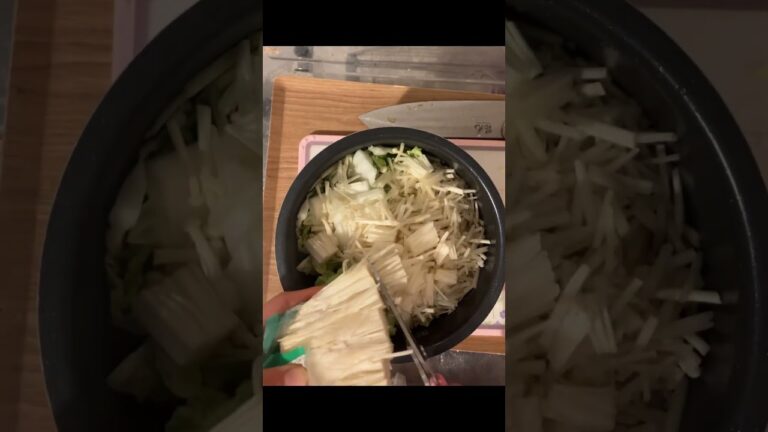 白菜とえのきの味噌汁#料理 #痩せるご飯 #ヘルシーごはん #簡単レシピ #腸活レシピ