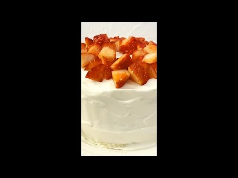 【レンジで簡単】いちごのケーキ♡おからパウダーで低糖質！ダイエット中でも食べれるミニケーキ♪ふわふわしっとりスポンジ生地♡本編みてね！＃shorts