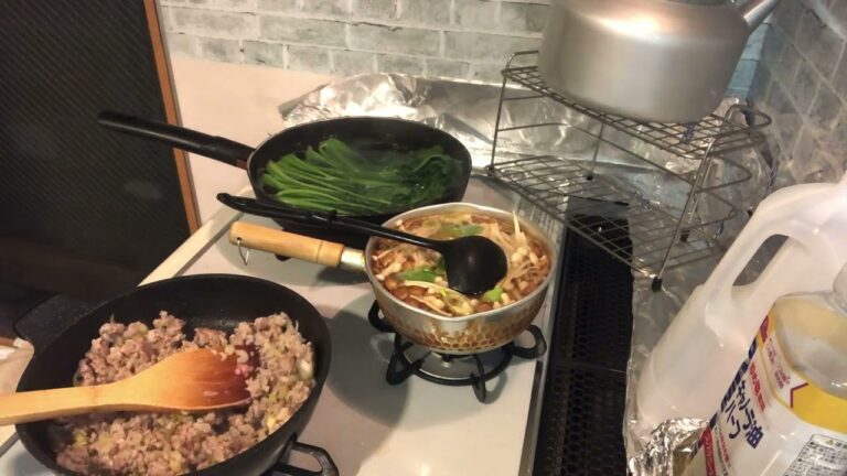 ［料理］肉味噌のレタス包み、鯖の味噌煮、ほうれん草のお浸し